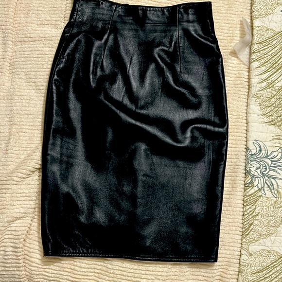 Ladies Lambskin Leather skirt - Picture 1 of 5
